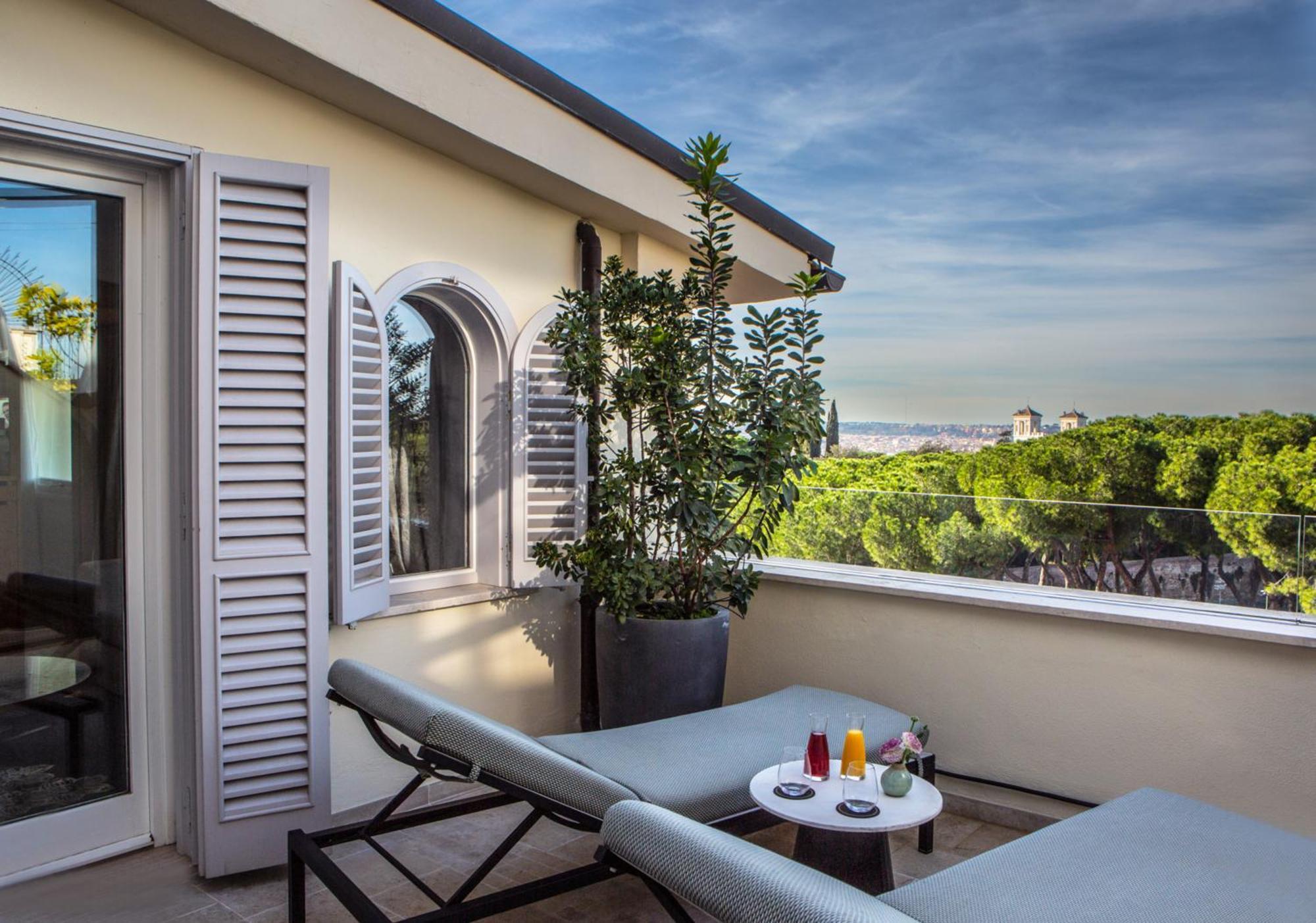 Suite con bañera de hidromasaje y terraza panorámica